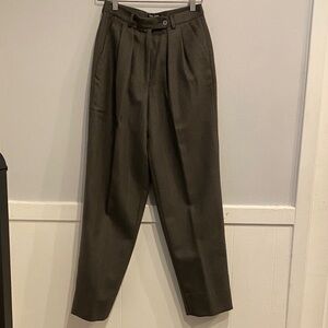 Giorgio Armani women’s wool Dark Gray Pants. Italy size 42 American size 6-8